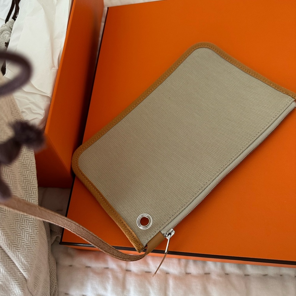 Hermes Laque Zipbag 31 - Picture 9 of 17